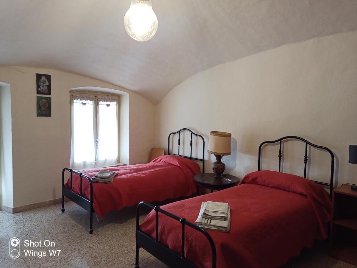 Beb Infamiglia Bed and Breakfast Cascinette Buitenkant foto